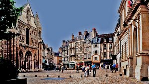 Poitiers - Place Notre-Dame - JPEG